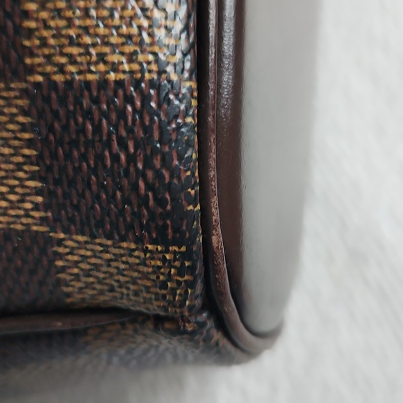 Louis Vuttion Damier Ebene Ipanima Bag - Picture 2 of 10